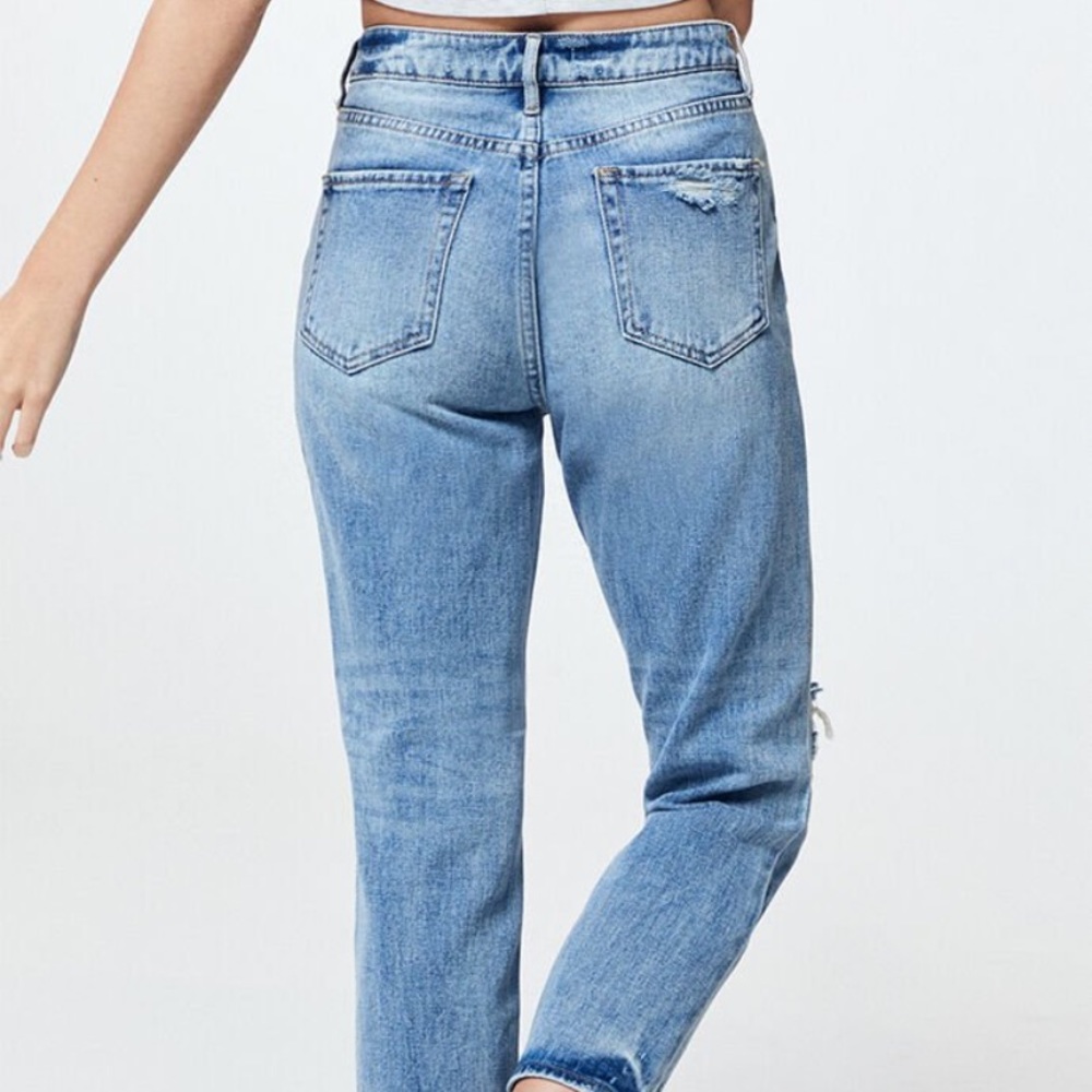 Packing Ripped Mom Jeans Size 27 - Picture 4 of 8